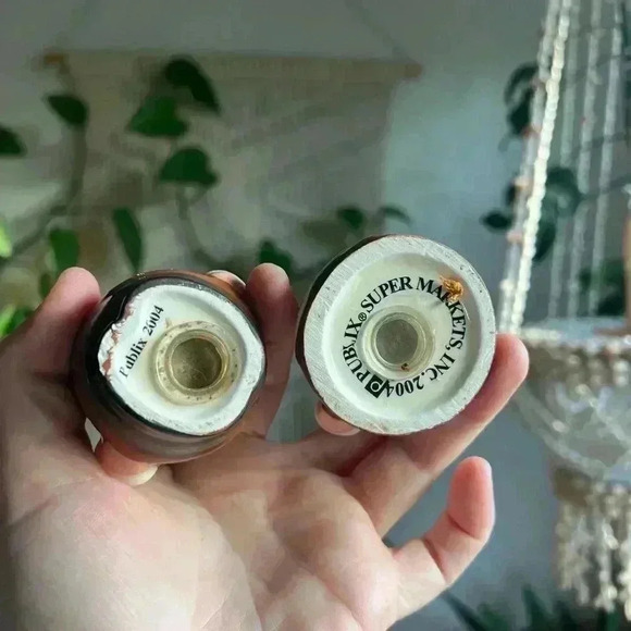 Publix 2004 The Pilgrim Pair Salt & Pepper Shakers - Thanksgiving Collectibles - Picture 7 of 8